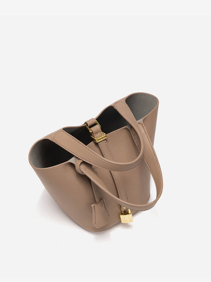 10007 - Claire Chic Bucket Bag – Elegant & Versatile Leather Handbag